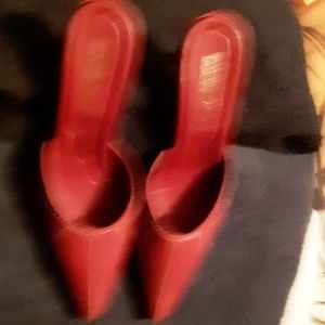 Red pumps